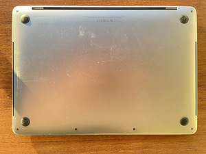 Macbook Pro A1706 на запчасти (2 фото из 4)