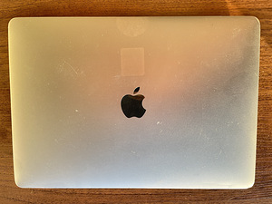 Macbook Pro A1706 на запчасти (4 фото из 4)