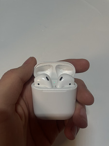 Airpods 2 (6 фото из 6)