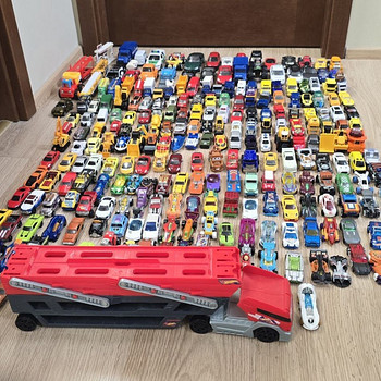 Продаются игрушечные машинки Hot Wheels и других производите