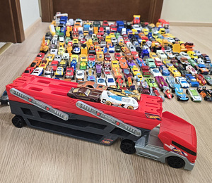 Hot Wheels, Spider-Man garage ja muu tootja mänguautod (2 foto / 7)