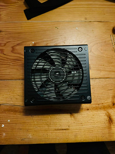 Блок питания (PSU) Corsair RM 750X 750 Ватт (2 фото из 4)