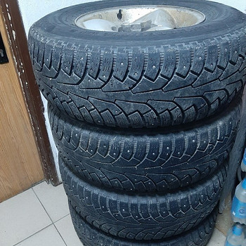 Шины 235/75R 15 Hakkapeliita с дисками 4 шт