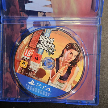 DOOM, GTA V PS4