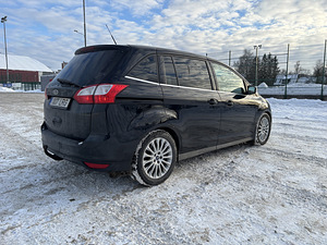 Ford Grand c-max Titanium 2.0 tdci 120kw d aut (3 foto / 15)