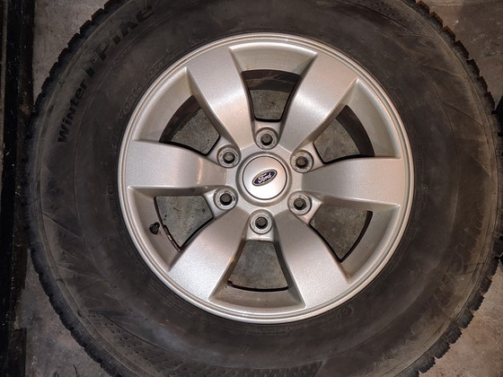 245x70R16 naastrehvid 2007 Ford Ranger 16x7J 10 velgedel
