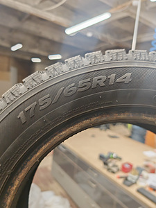 Зимние шины Hankook 175/65 R14 5mm (3 фото из 4)