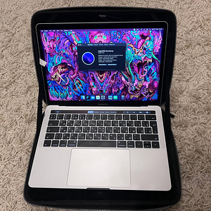 Macbook Pro i5 (1 foto / 2)