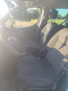 Peugeot Partner (6 foto / 8)