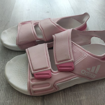 Adidas sandaalid