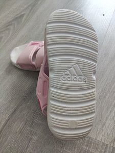 Сандалии Adidas (2 фото из 2)