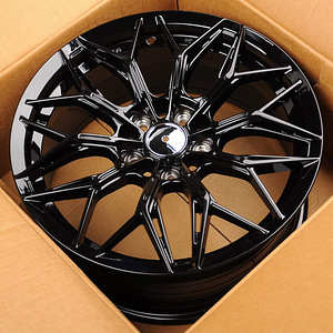 R18 veljed 5x114,3 AMZ 18x8 ET: 35 73.1 - uued (2 foto / 2)