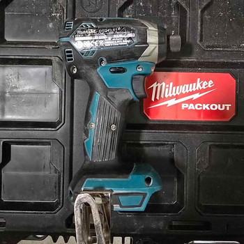 Аккумуляторная ударная отвертка Makita DTD153