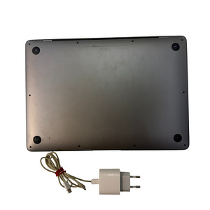 Sülearvuti Apple Macbook Air 13 2019 + laadija (ei ole orig) (8 foto / 8)
