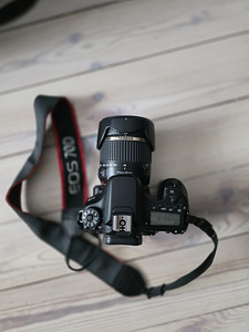 Canon EOS 70D (2 фото из 8)
