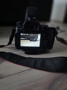 Canon EOS 70D (3 фото из 8)