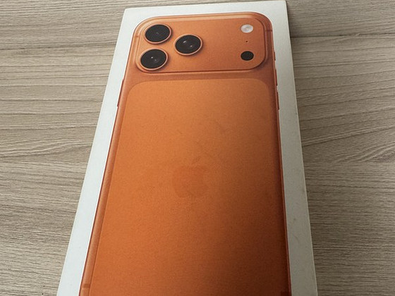 Apple iPhone 17 Pro Max 512GB Cosmic Orange