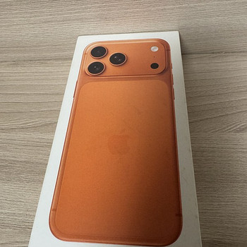 Apple iPhone 17 Pro Max 512GB Cosmic Orange