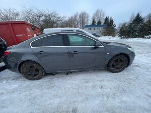 OPEL INSIGNIA 2,0D 96KWT, VARUOSAD (4 foto / 9)