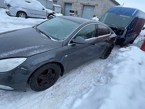 OPEL INSIGNIA 2,0D 96KWT, VARUOSAD (7 foto / 9)