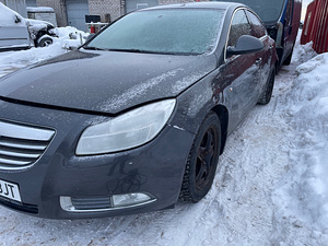 OPEL INSIGNIA 2,0D 96KWT, VARUOSAD (8 foto / 9)