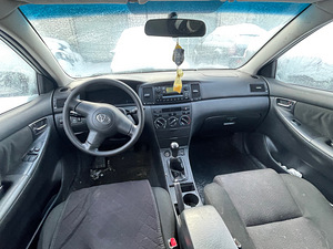 TOYOTA COROLLA 1,4 D4D 66 КВт, ЗАПЧАСТИ (9 фото из 10)