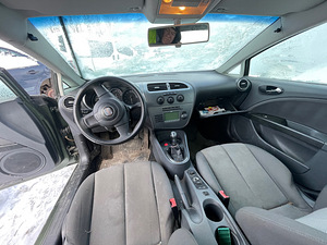SEAT LEON 1,6 75 КВт, ЗАПЧАСТИ (9 фото из 10)