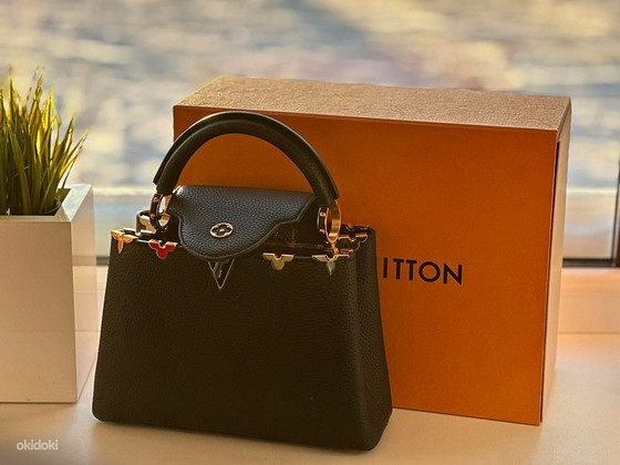 Stiiliikoon — Louis Vuitton Capucines BB (Must)
