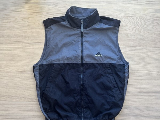 Adidas kahepoolne vest