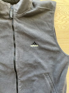 Двусторонний жилет Adidas (10 фото из 10)