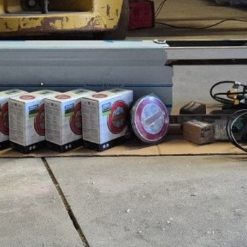 Roostevaba veoauto/haagise tuled + stange