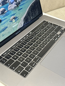 MacBook Pro 16-inch (2019) — 16GB RAM, 512GB SSD, Touch Bar (3 foto / 6)