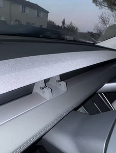 M: Tesla Model Y 2025 / Model 3 2024 telefonihoidja (1 foto / 4)