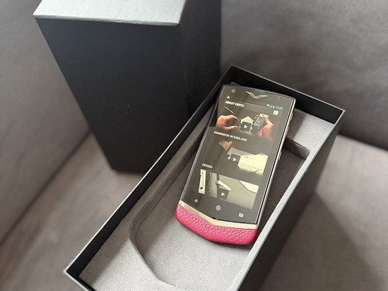 Vertu Constellation V