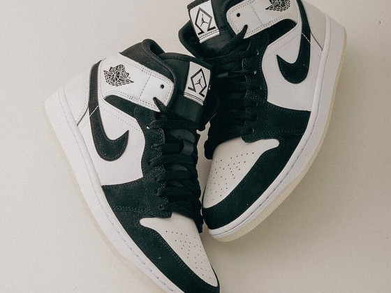 Air Jordan 1 Mid SE 'Diamond'