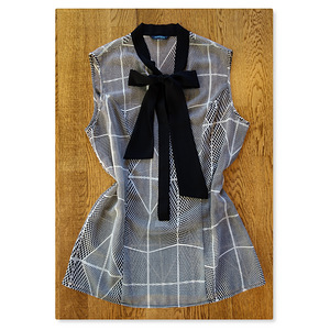 Marciano by Guess. Новая элегантная блузка. (2 фото из 3)