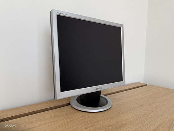 Samsung SyncMaster 910N monitor