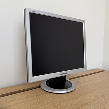 Samsung SyncMaster 910N monitor
