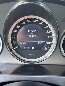 Продается Mercedes-Benz GLK 320 (1 фото из 10)