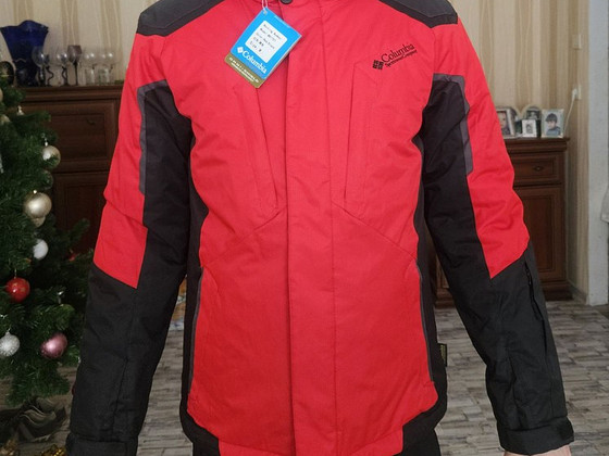 Продаётся новая куртка Columbia M