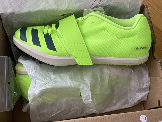 Новые шиповки Adidas Jumpstar