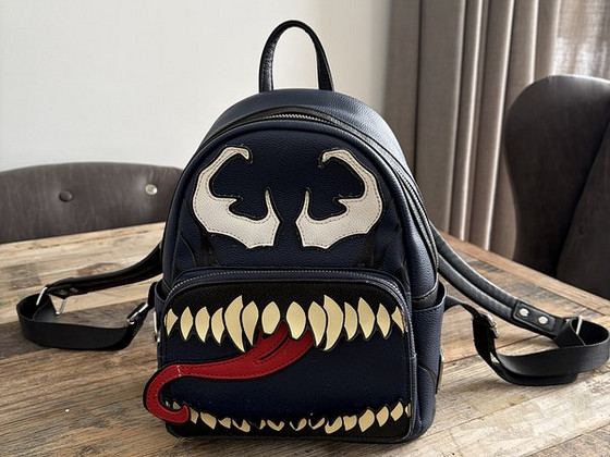 Marvel Loungefly Venom Mini Backpack seljakott