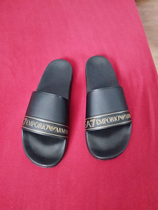 Шлёпанцы EA7 Emporio Armani (3 фото из 3)