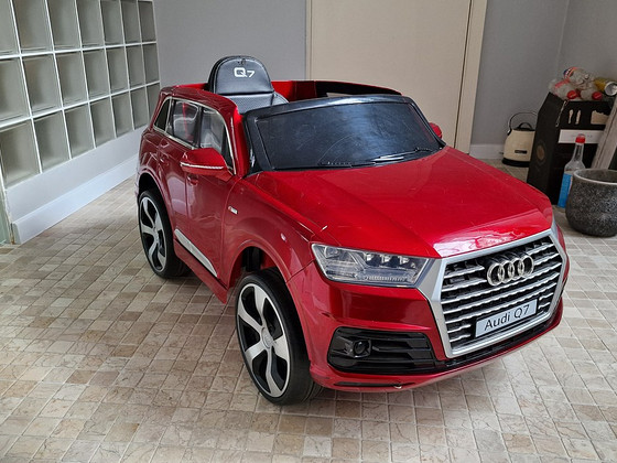 Детский электромобиль Audi Q7