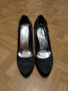 Туфли женские (2 фото из 6)