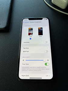 iPhone X 256GB (7 foto / 9)