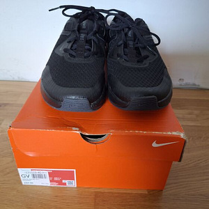 Кроссовки Nike размер 43 (5 фото из 6)