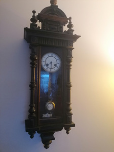 JUNGHANS (1 foto / 2)