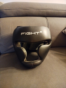 "FIGHT2" poksikiiver, nagu uus (1 foto / 2)