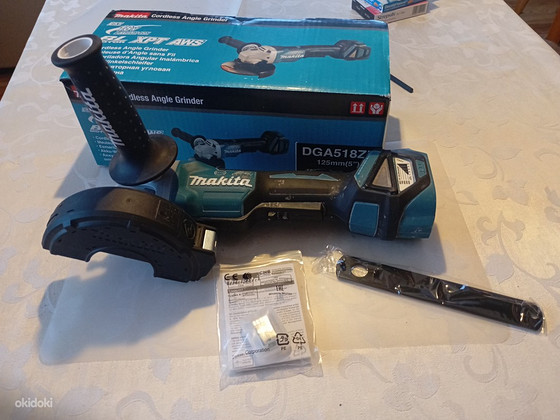 Makita DGA518ZU